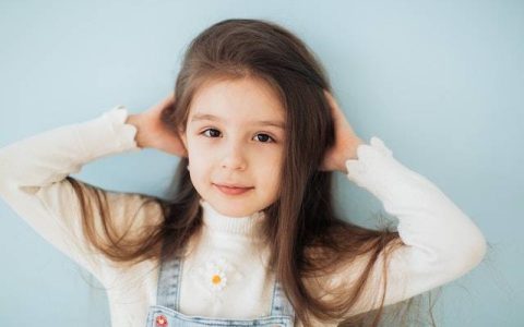 芷字女孩最佳组合名字 芷搭配什么字更好