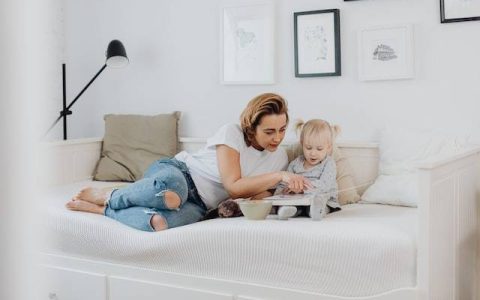 姓何的女孩名字取什么好 特选500个