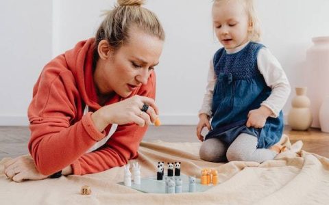 何姓女孩名字高贵大气 特选400个