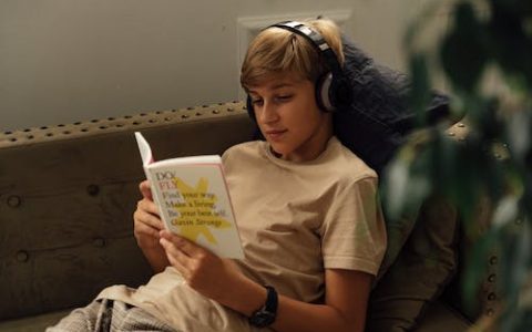 余姓男孩取名98分以上的名字 优选239个