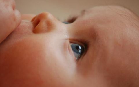 刚出生的宝宝取名字好吗