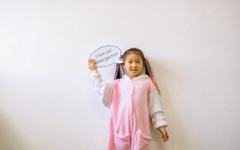 沁字取名的寓意 沁和什么字组合更搭配好听