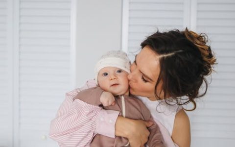 曼字取名女孩名字寓意 曼和什么字组合更搭配