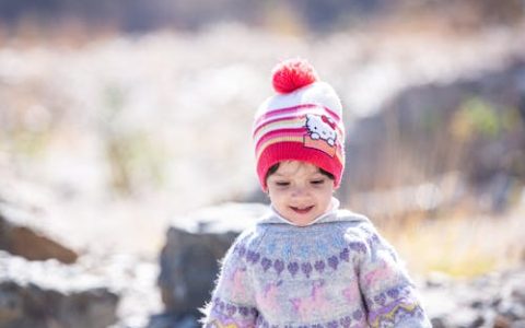 沁字取名女孩名字寓意 沁和什么字组合搭配更好听