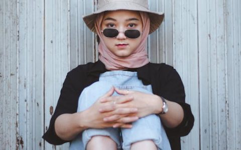 名字带艳字的女孩命运如何(好不好)