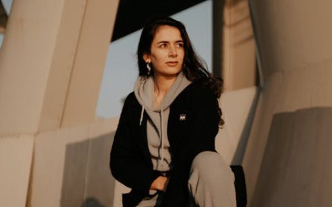 名字带怡的女人的命运如何(带怡字好不好)