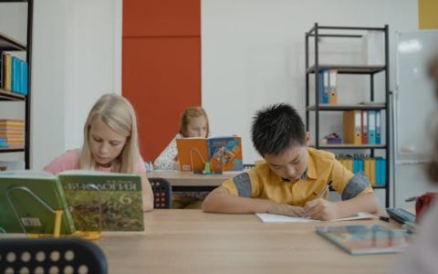 姓侯的男孩儿洋气名字（优选300个）