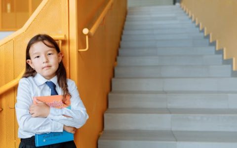 女孩姓闫取什么名字好听 特选300个